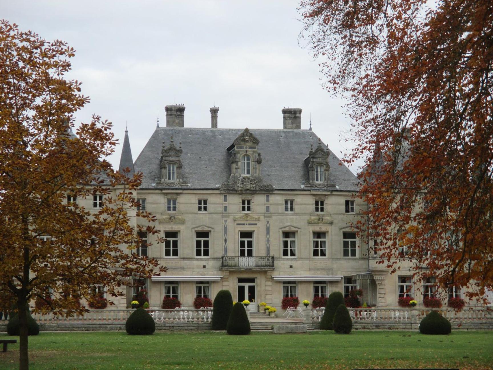Chateau Des Monthairons Hotel Restaurant Gastromaison Spa Privatif Les Monthairons Esterno foto