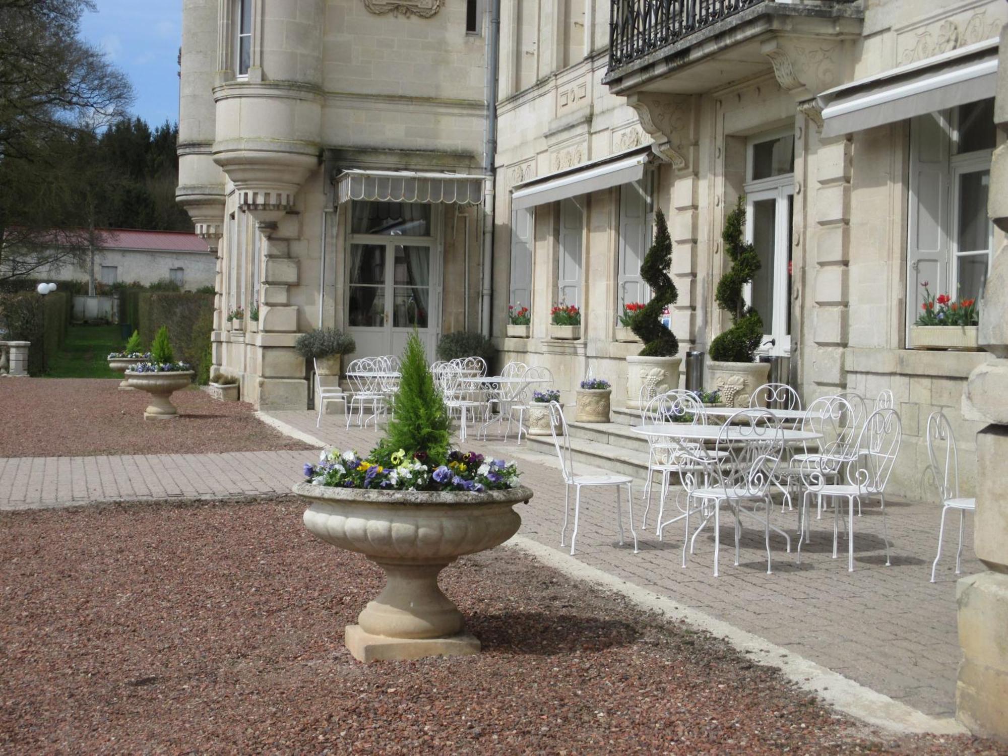 Chateau Des Monthairons Hotel Restaurant Gastromaison Spa Privatif Les Monthairons Esterno foto