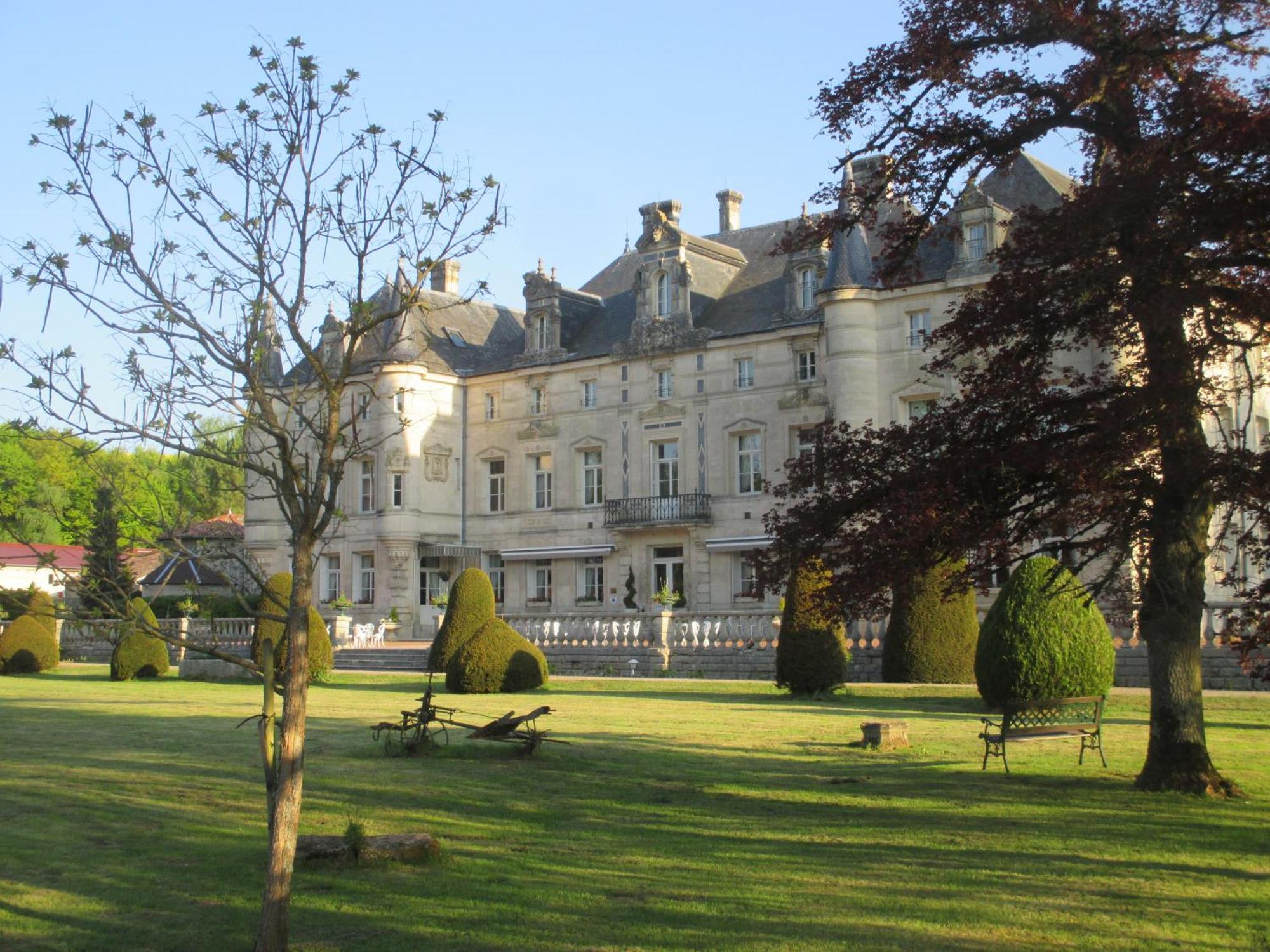 Chateau Des Monthairons Hotel Restaurant Gastromaison Spa Privatif Les Monthairons Esterno foto